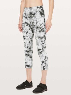 Lululemon Wunder Under 21" Crop High Rise Leggings Luxtreme Size 6 White & Grey